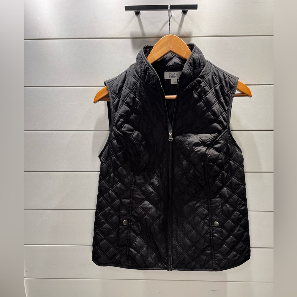 Women’s quilted Croft & Barrow black vest